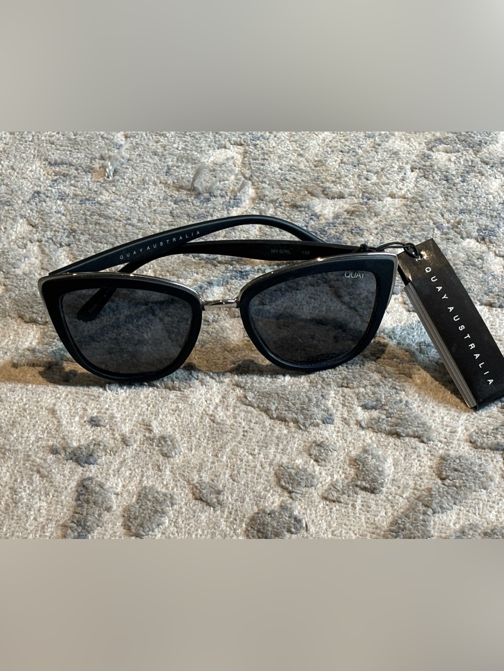 Quay Australia "My Girl" cat-eye sunglasses NWT